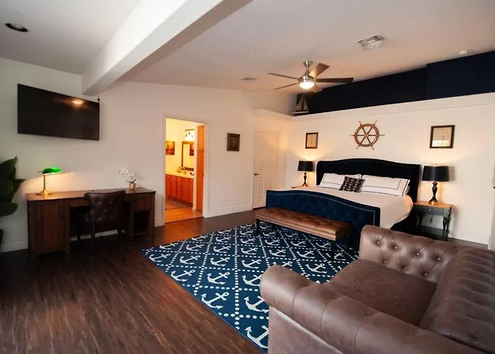 Anchor House Pool Game Sleeps 22 *